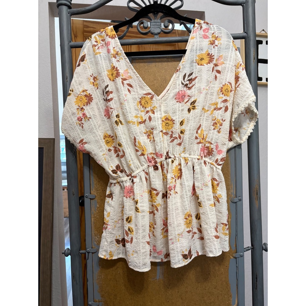 Daytrip Floral Peplum Top XL Cream Yellow V-Neck Crochet Trim Boho Blouse